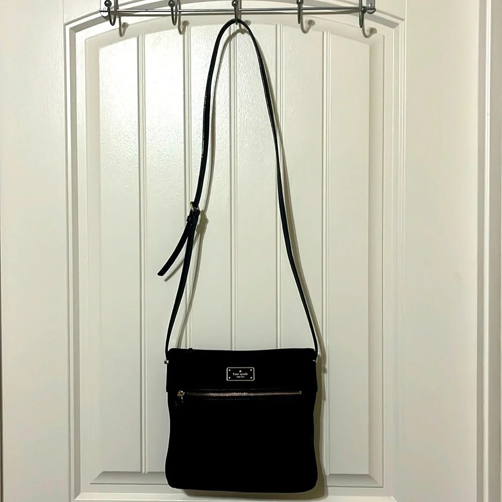 Kate Spade New York Dawn Nylon Flat Crossbody Bag Purse in Black